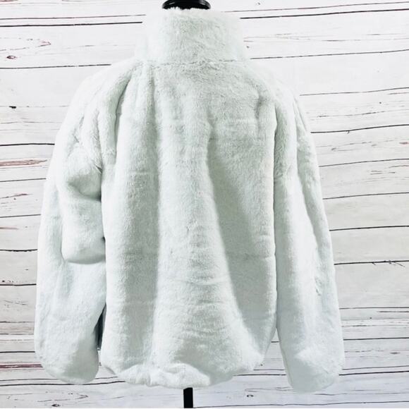 faux-fur nike faux-fur nike faux-fur nike
 oversized Swoosh luxe faux fur jacket - Picture 4 of 9